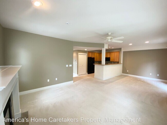 Building Photo - 5541 Lakemont Blvd SE