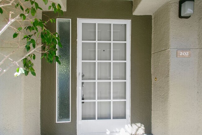 Foto del edificio - 430 Lake St