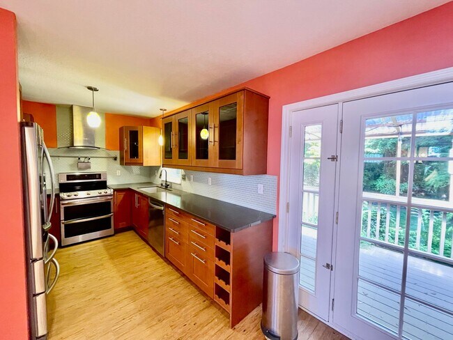 Foto del edificio - 3 Bedroom, 1 Bonus office/craft Room  and ...