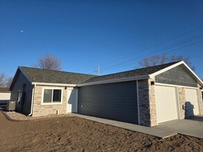 Building Photo - 2519 N Engleman Rd