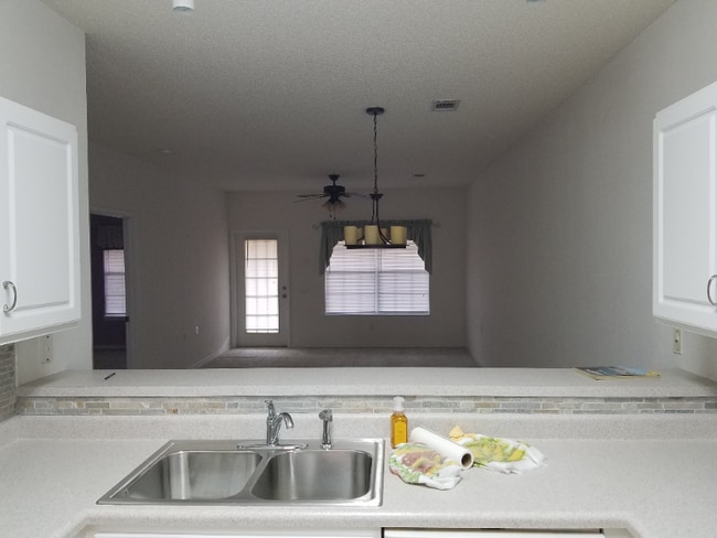 Building Photo - 5860 Spanish Trail