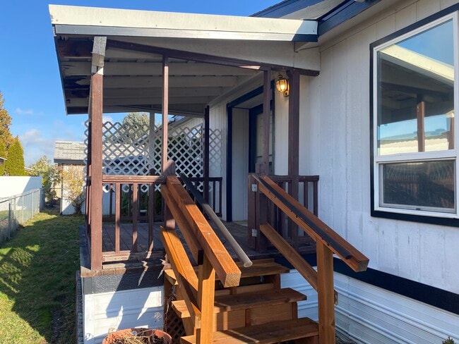 Building Photo - 1827 Westminster Ave