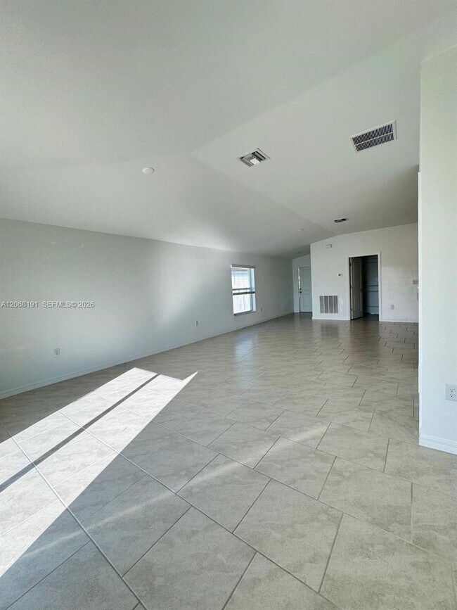 Foto del edificio - 17711 Paradiso Wy