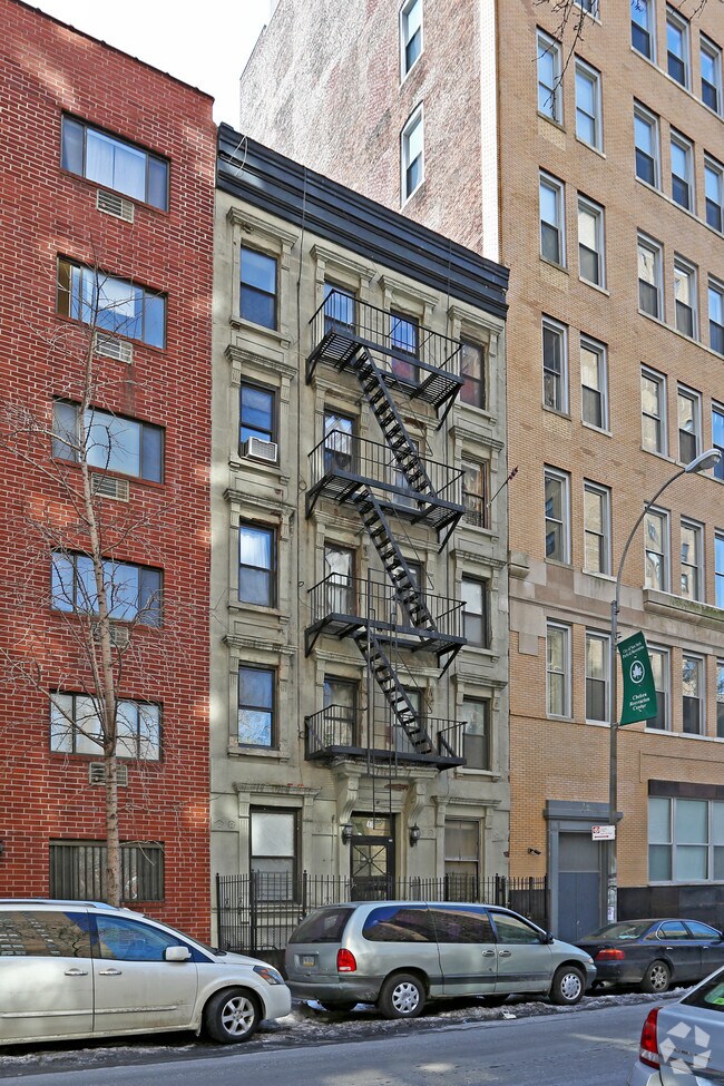 Foto del edificio - 416 W 25th St