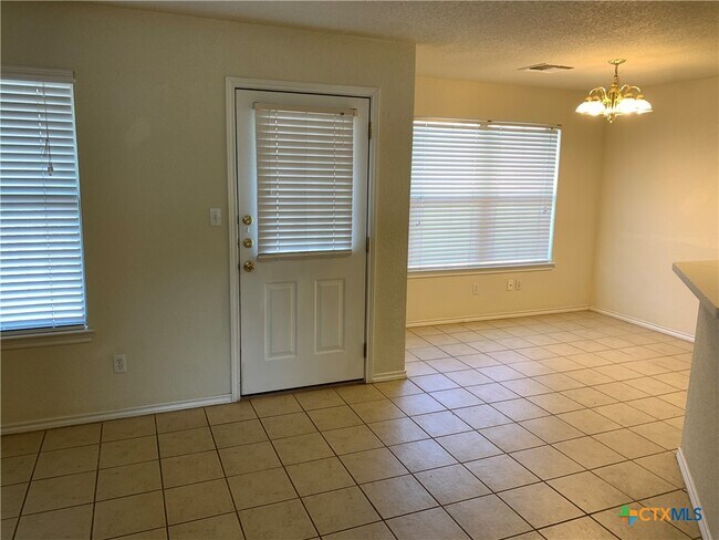 Foto del edificio - 3014 Green Mountain Dr