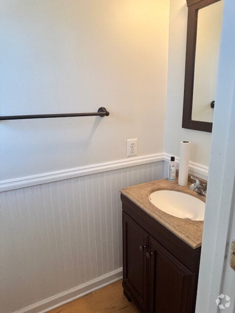 Building Photo - 2453 Wentworth Dr