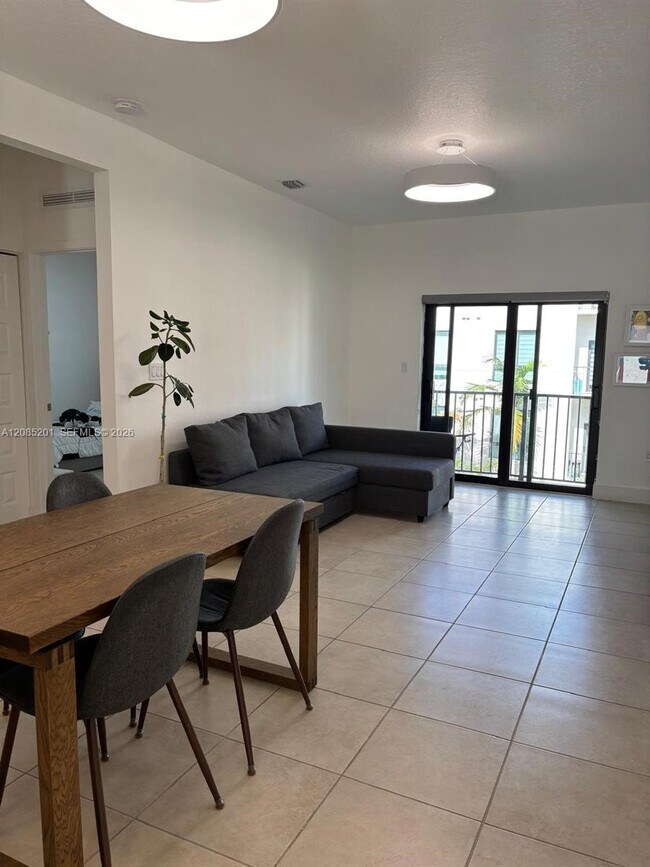 Foto del edificio - 4740 NW 84th Ct
