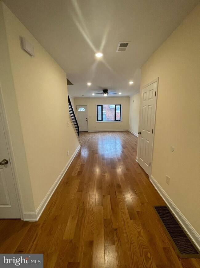 Foto del edificio - 1605 S 27th St