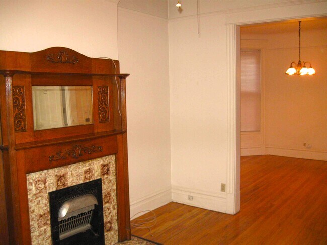 Foto del edificio - 833 W Newport Ave