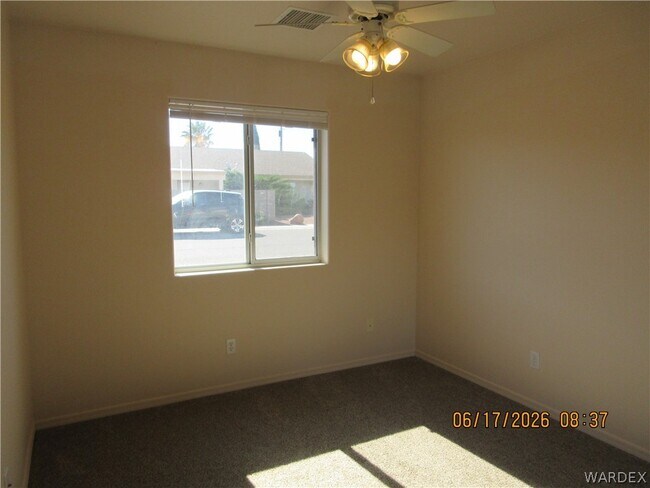 Foto del edificio - 2747 Phoenix Ave