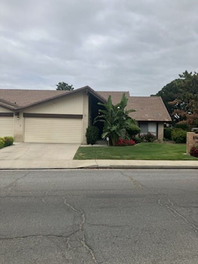 Building Photo - 3200 El Encanto Ct