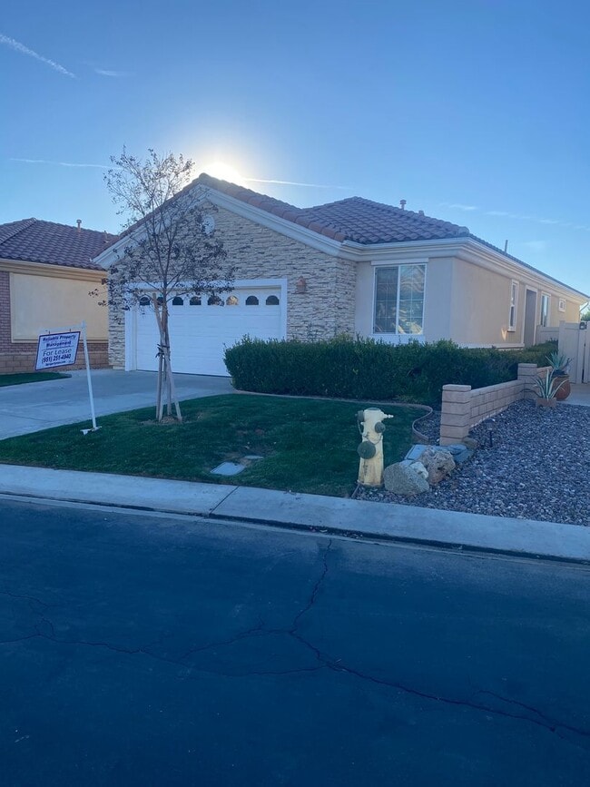 Building Photo - 1665 Hibiscus St