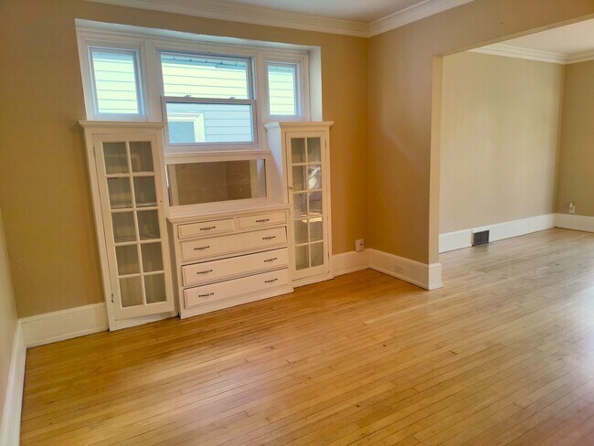 Comedor - 1548 N 48th St