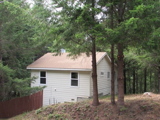 Primary Photo - 647 Beach Rd