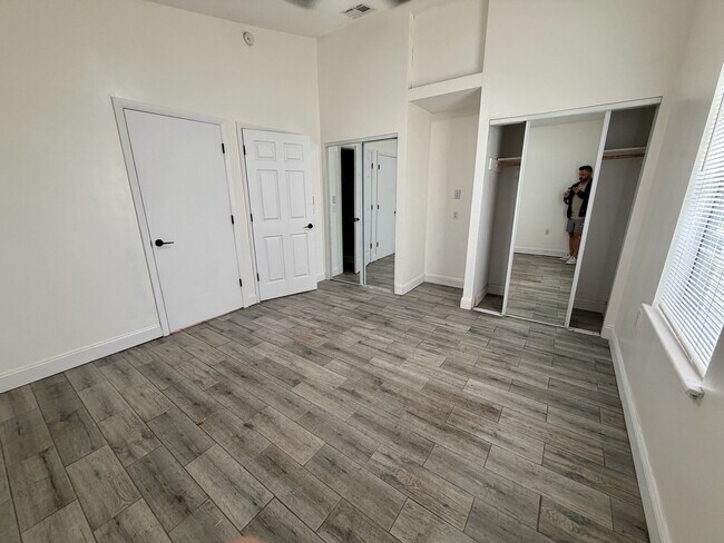 Foto del edificio - 102 Lake Charles Rd