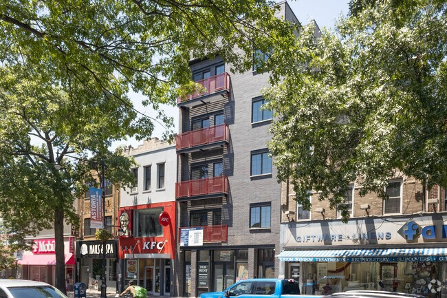 Building Photo - 3038 Steinway St