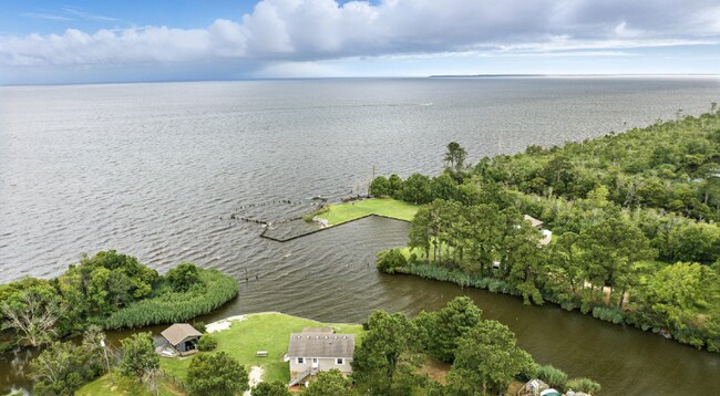 Foto del edificio - 116 Mistletoe Ln