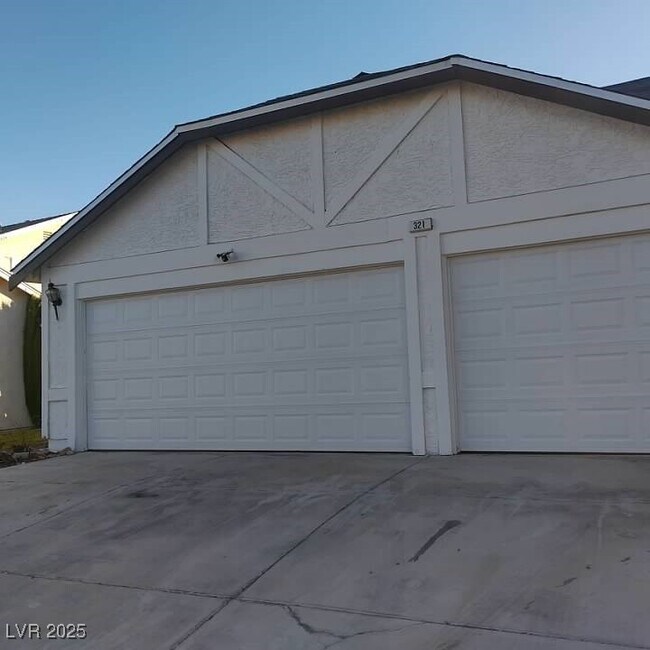 Building Photo - 321 S Bent Creek Dr