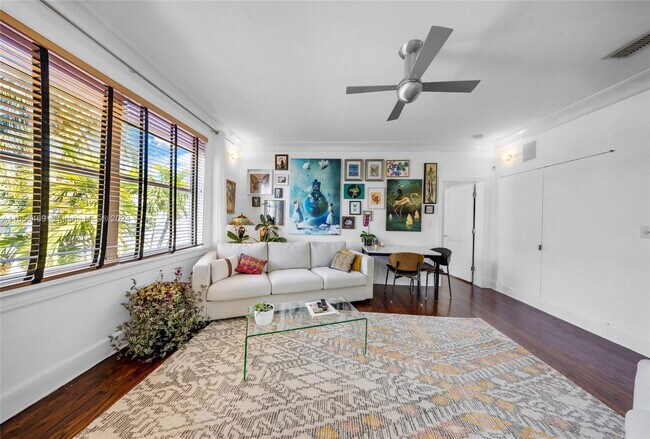 Photo - 900 16th St Apartment