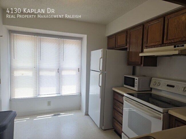Building Photo - 4130 Kaplan Dr