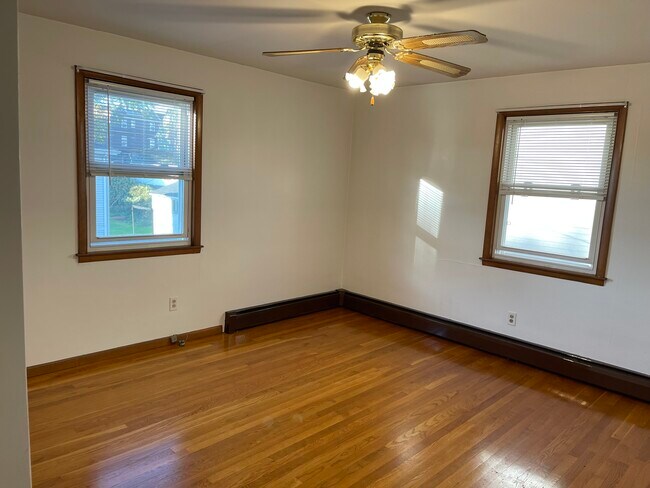 Building Photo - 100 Pilgrim Ave