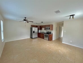 Building Photo - 3735 Putnam Dr
