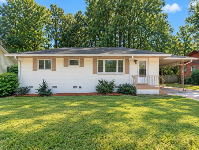 Building Photo - 2579 Bonnybrook Dr SW