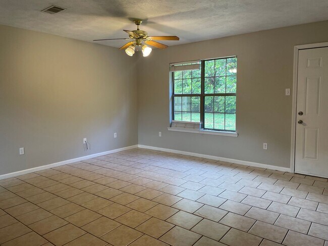 Foto del edificio - 1425 Joyner Dr