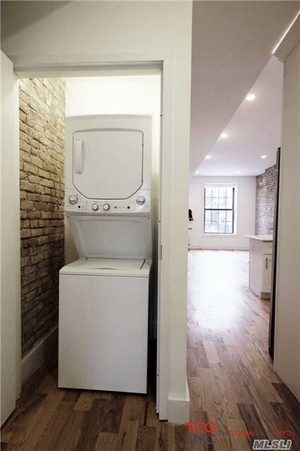Building Photo - 163 Hull St
