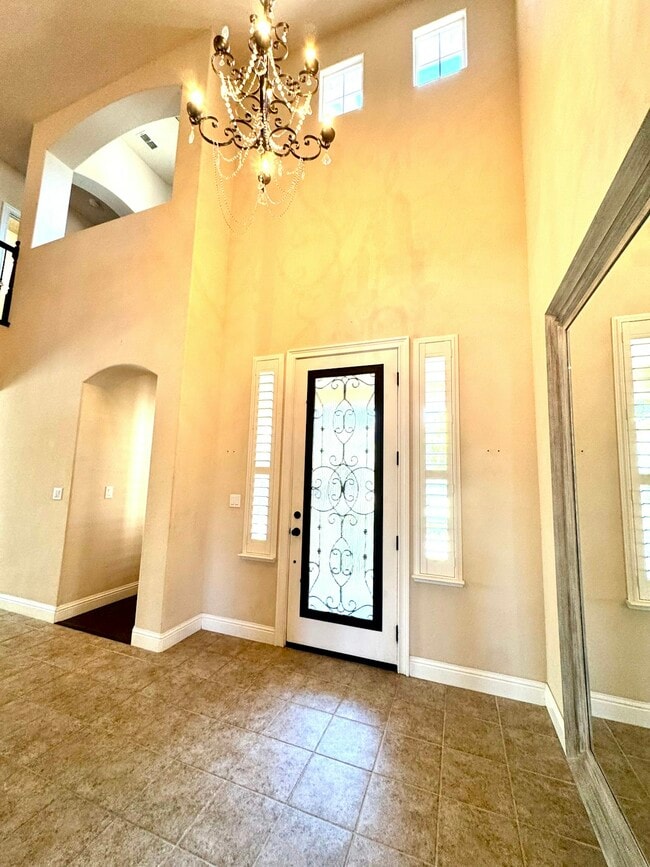 Building Photo - 1617 Baroness Way