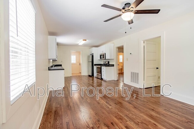 Building Photo - 113 Crestview Dr