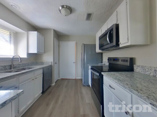 Foto del edificio - 2645 Danberry Ln