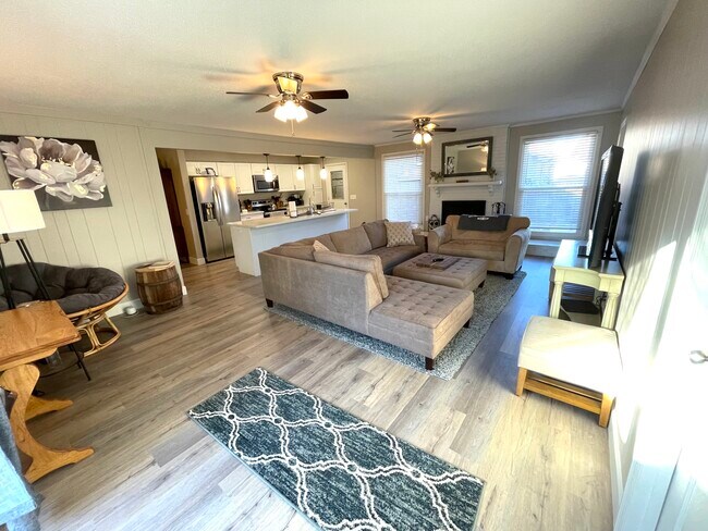 Foto del edificio - 548 Rural Hill Rd