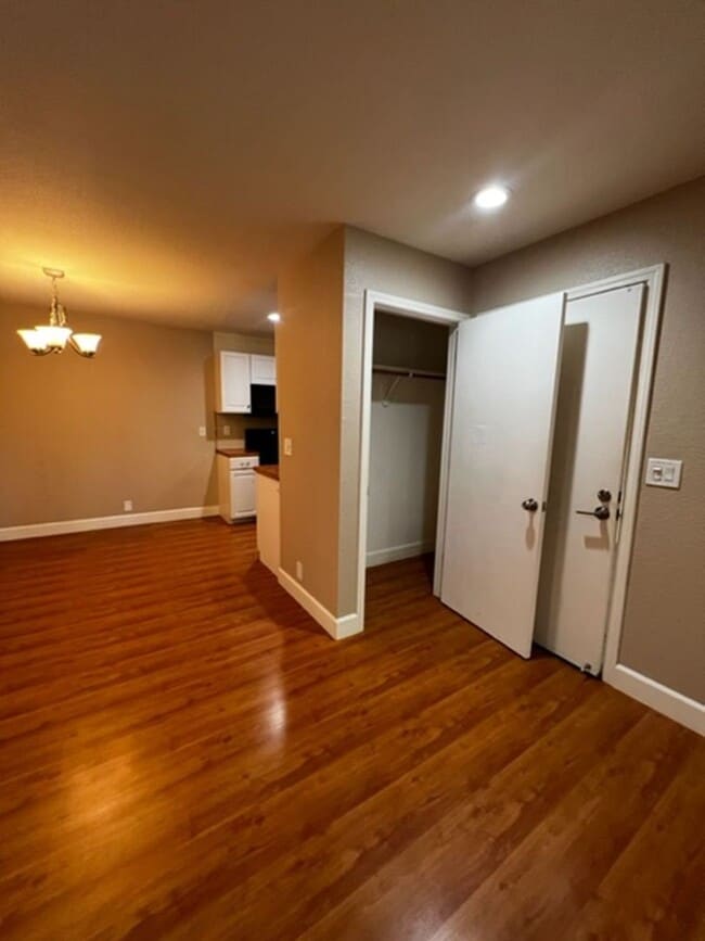 Foto del edificio - Now leasing beautiful one bedroom home!