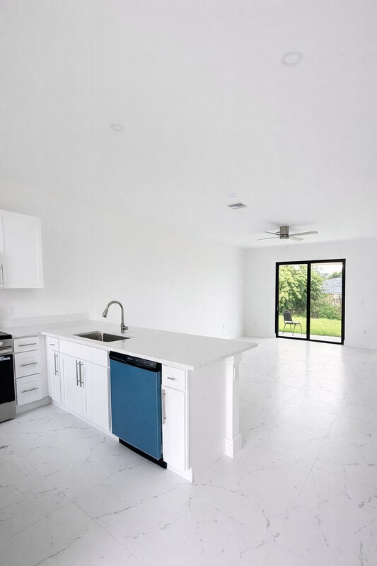 Building Photo - 4794 Jordan Ave S