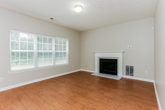 Building Photo - 7470 Royale Ct