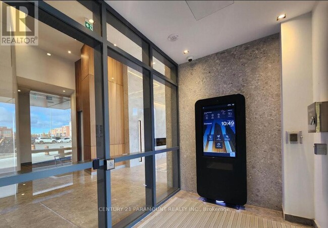 Building Photo - 509 Dundas St W