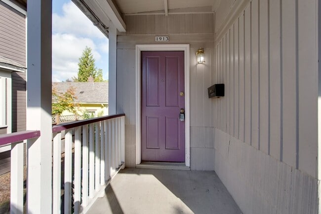 Photo - 1913 SE Stark St Apartment