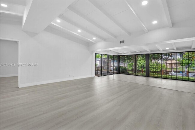 Foto del edificio - 2555 Nassau Ln