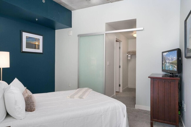 Building Photo - 1511 Champa St