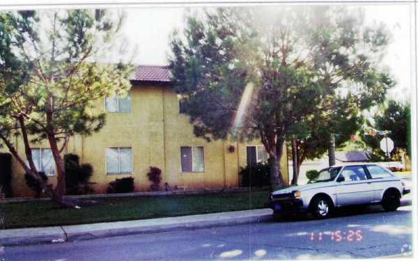 Primary Photo - 5748 Tilton Ave