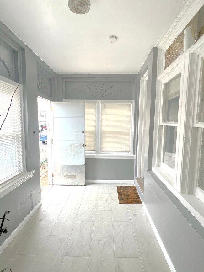Foto del edificio - 6615 Greenway Ave