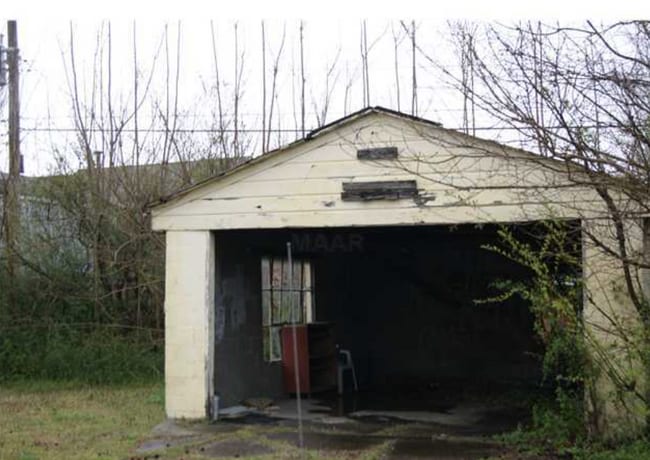 Photo - 2056 Riverside Boulevard House