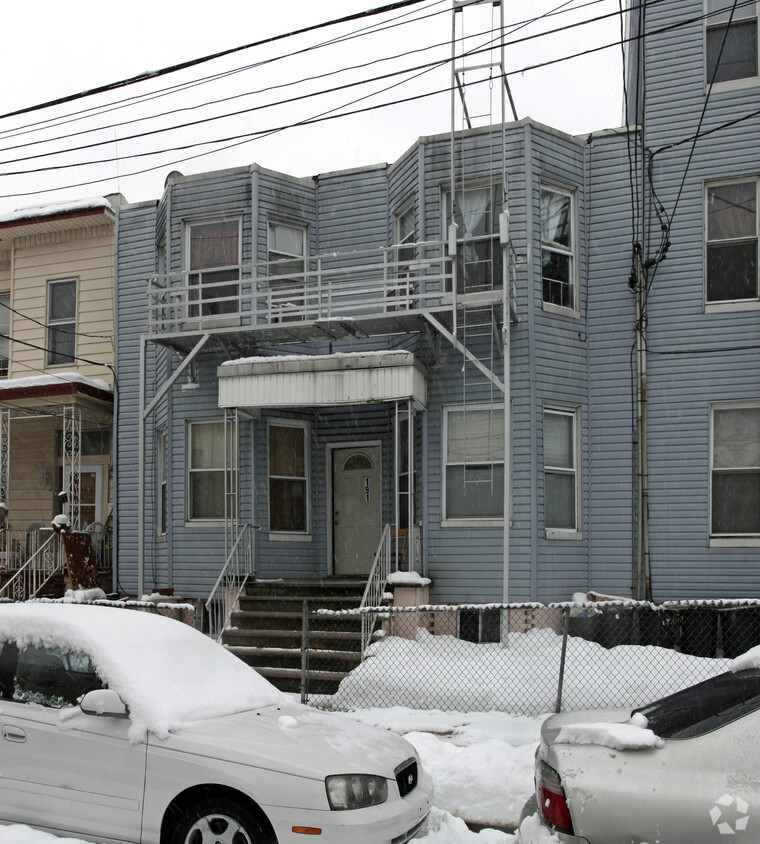 Building Photo - 191 South St