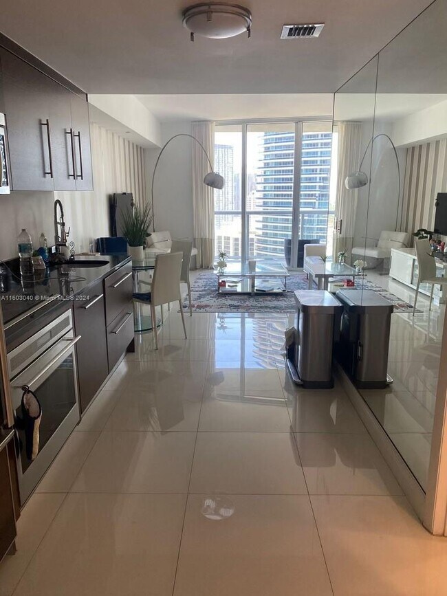 Foto del edificio - 465 Brickell Ave