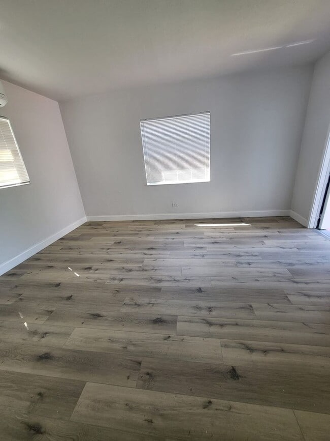 Building Photo - LC 03:109 SW 5th Ct