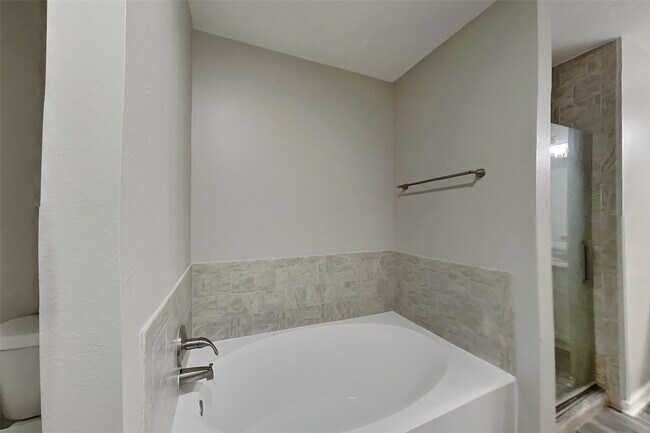 Foto del edificio - 16127 Hilton Head Ln