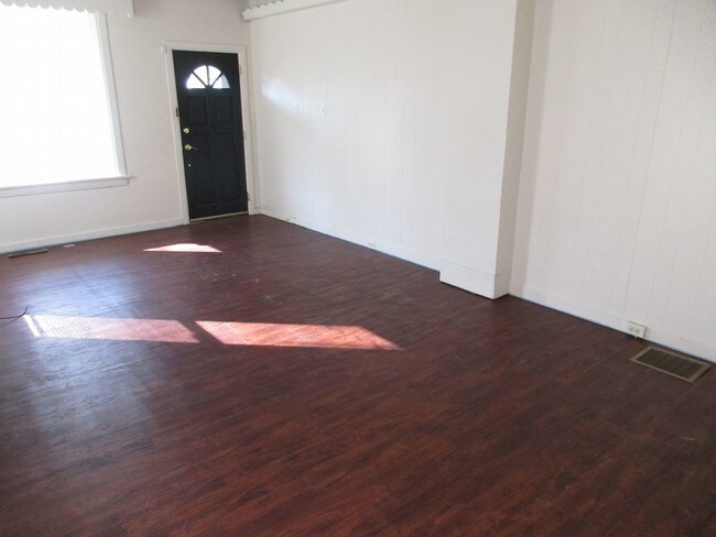 Foto del edificio - 6754 Somerset St