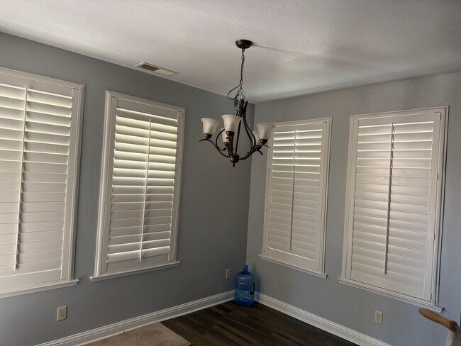 Building Photo - 1327 E Via Marbella Dr