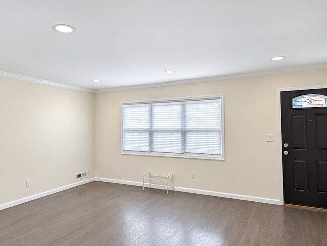 Foto del edificio - 275 Maple St